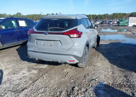 2021 Nissan Kicks Sv Xtronic Cvt z USA, uszkodzony, nr VIN 3N1CP5CV2ML513078